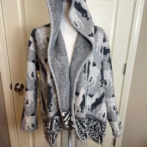 Anthro Akemi and Kin Gray Llama Women's Alpaca hooded Sweater